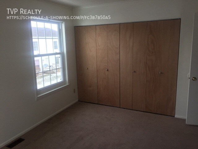 Building Photo - 22 Potomac Ln