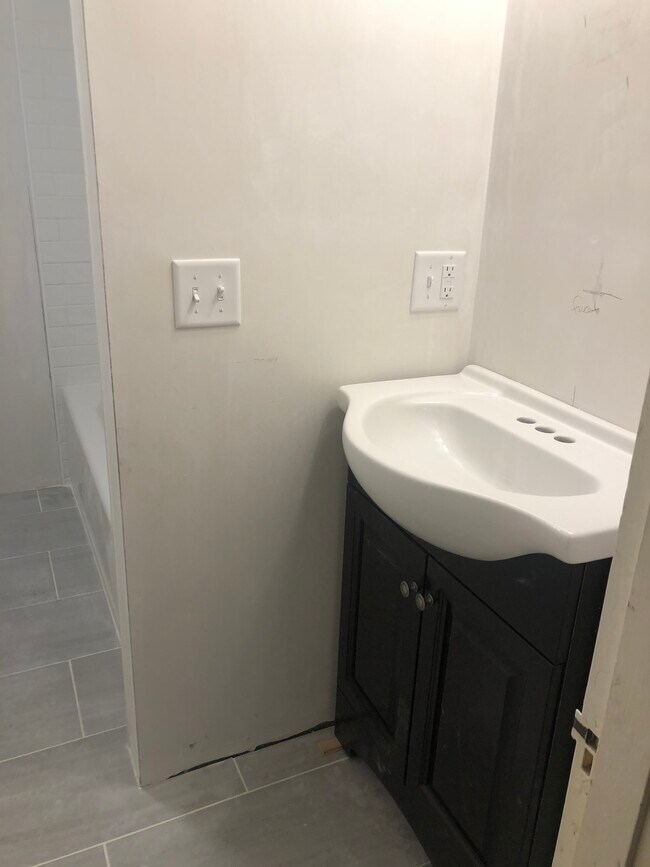Recent upgrades to bath - 8 Whiting St