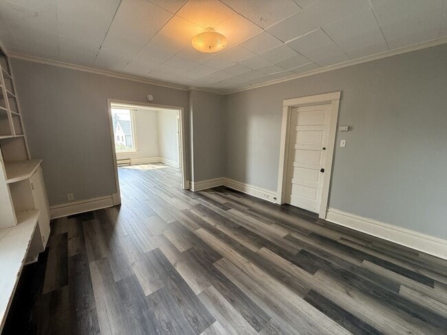 Building Photo - 1204 Kenwood Ave