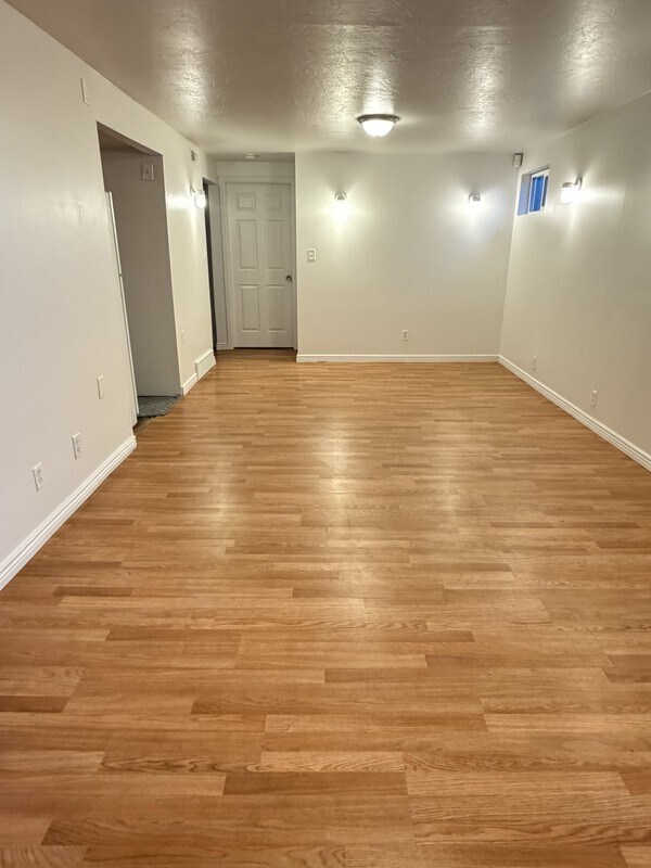 Foto del edificio - 663 E 170 N