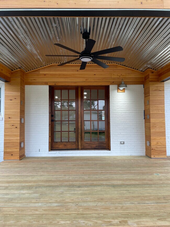 Building Photo - 169 Beawood Rd
