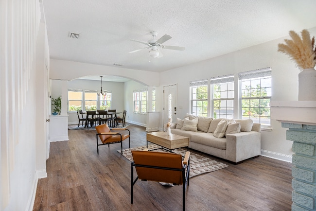 Foto del edificio - 1023 E Broad St