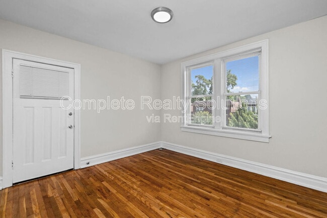 Foto del edificio - 4175 McRee Ave