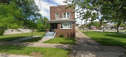 Building Photo - 627 Douglas Ave