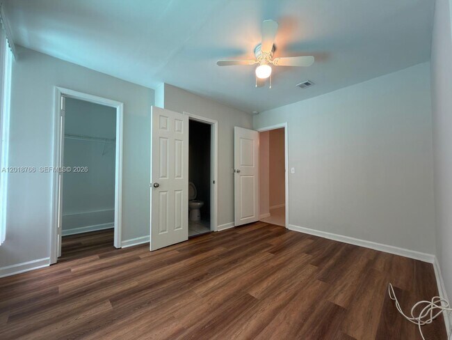 Foto del edificio - 8335 NE 3rd Ave