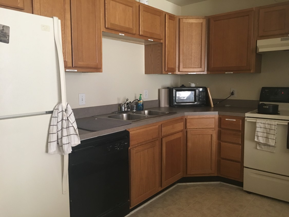 Cocina - 201 Simpson Ave