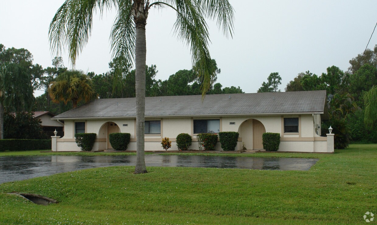 Building Photo - 5936-5962 Littlestone Ct