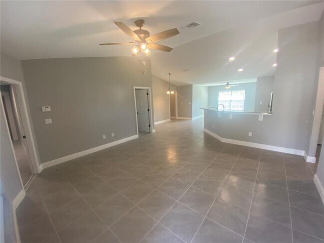 Foto del edificio - 8472 SE 156th St