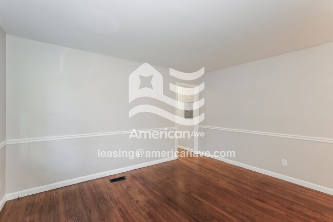 Building Photo - 2036 Wharton Dr