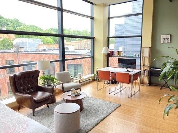 Foto del edificio - 251 Heath St