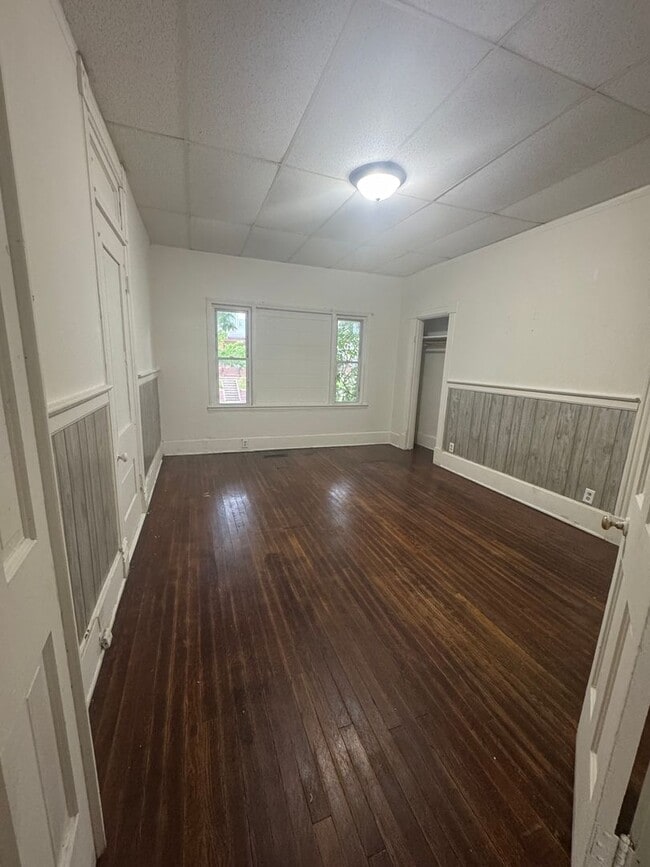Building Photo - 927 Heaton St