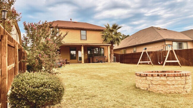 Foto del edificio - MUST SEE! GORGEOUS 3 Bedroom / 2.5 Bath Ho...