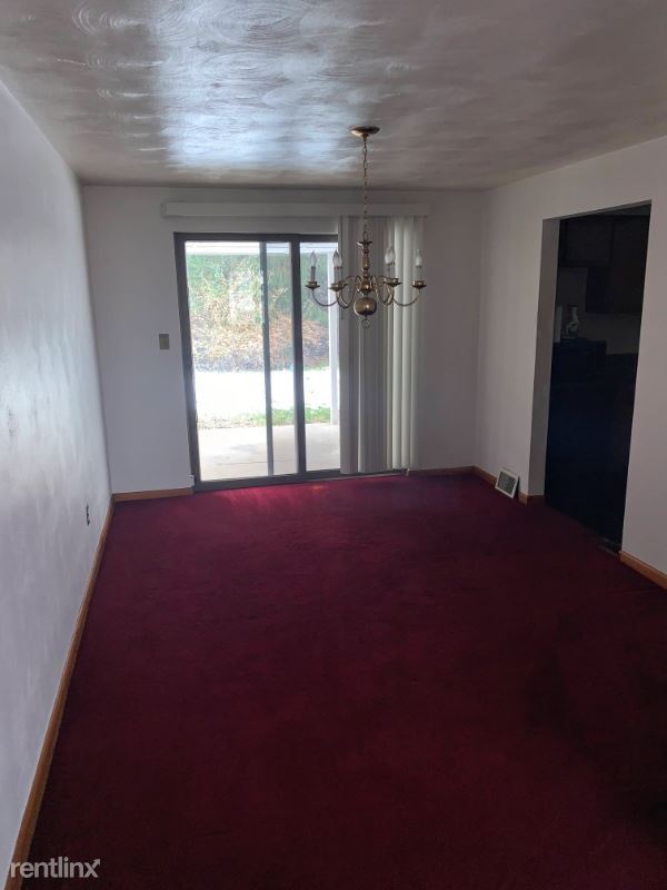 Building Photo - 3 br, 2 bath House - 142 Castle Dr