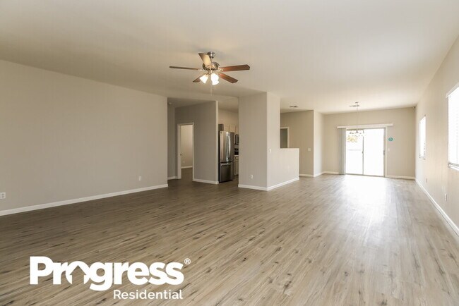 Building Photo - 920 E Cowboy Cove Trail