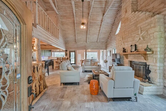 Foto del edificio - 419 Armitage Rd