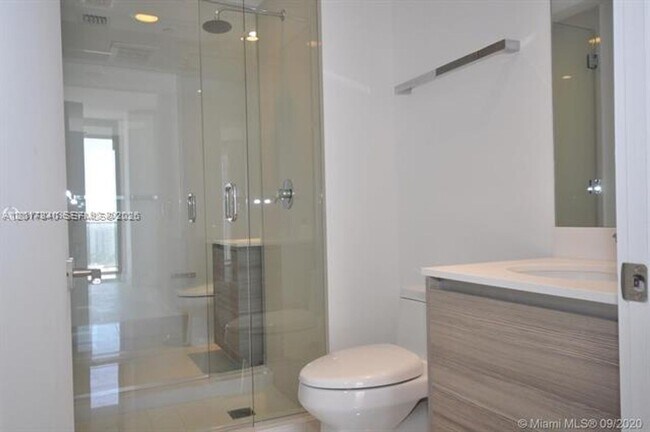 Building Photo - 121 NE 34th St