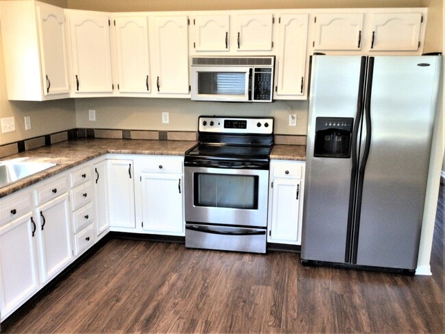 Building Photo - 221 Choctaw Cir