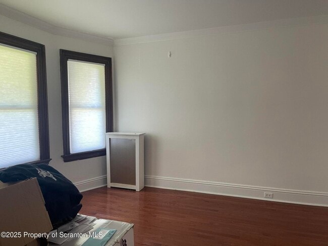 Building Photo - 1218 Schlager St