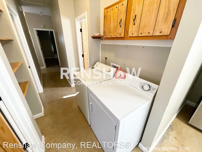 Foto del edificio - 3 br, 2 bath House - 226 Looney Ave