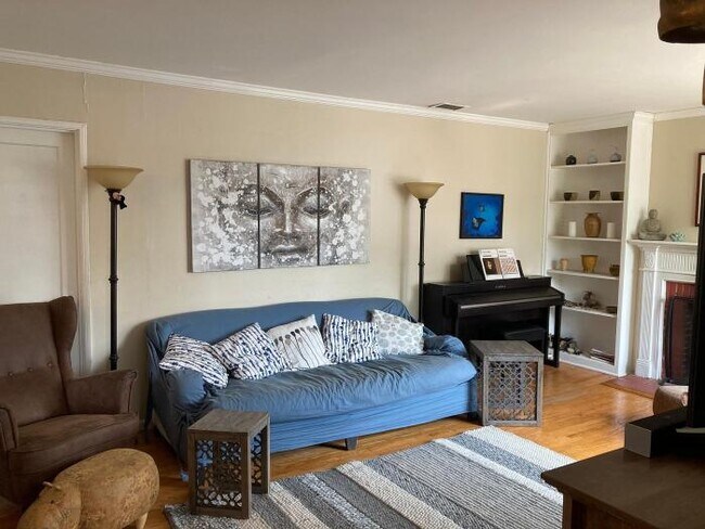 Building Photo - 3 bedroom in Palo Alto CA 94306