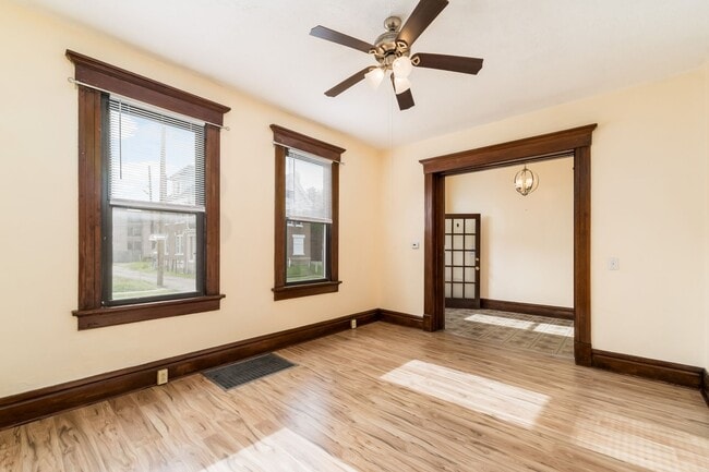 Foto del edificio - 277 S Champion Ave