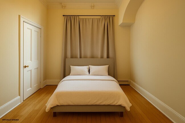 Building Photo - 19 Henry St