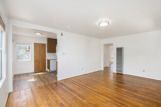 Building Photo - 1540-1542 Bay St