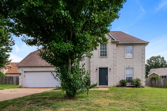 Building Photo - 5554 Lakefront Dr