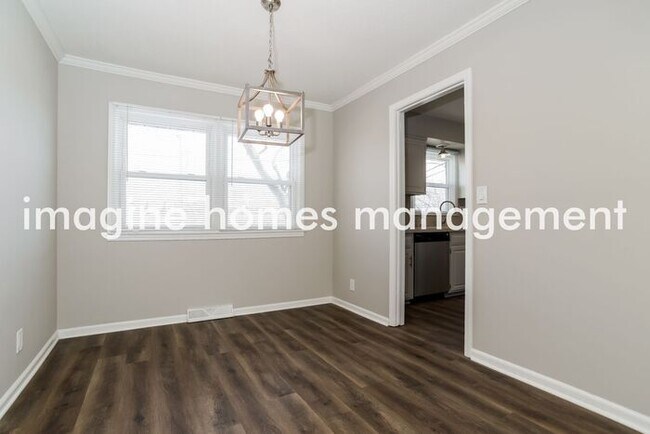 Foto del edificio - Remodeled 4 Bedroom Home in Overland Park!
