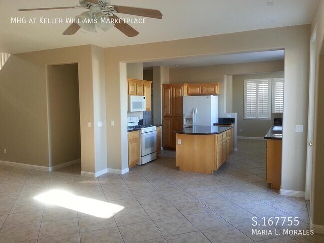 Foto del edificio - 1172 Spago Ln