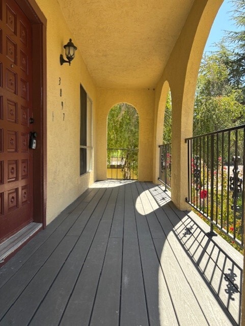 Building Photo - 3897 Golf Dr