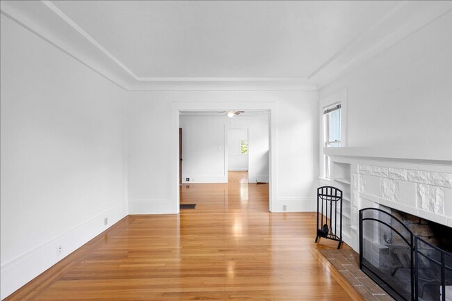 Foto del edificio - 3114 Madison St
