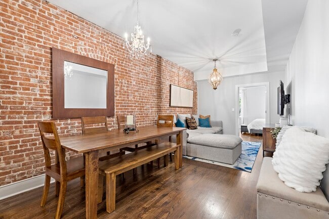 Building Photo - 1112 Hudson St