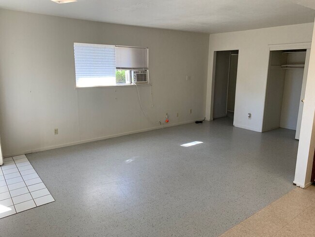 Foto del edificio - Adorable 2 Bedroom/1 Bath in the Heart of ...
