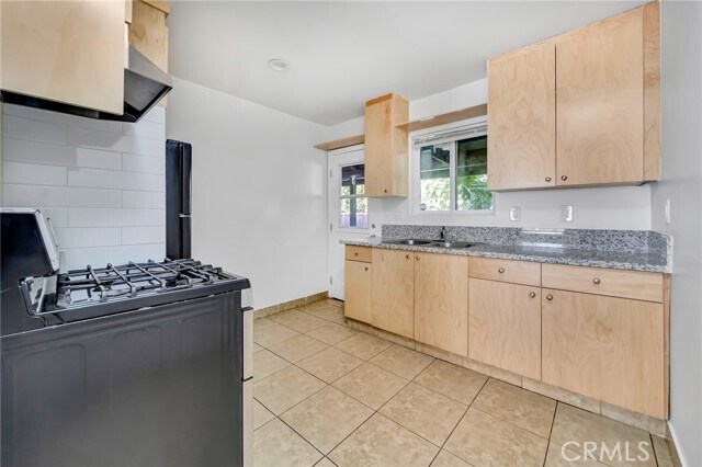 Building Photo - 14233 Sylvan St