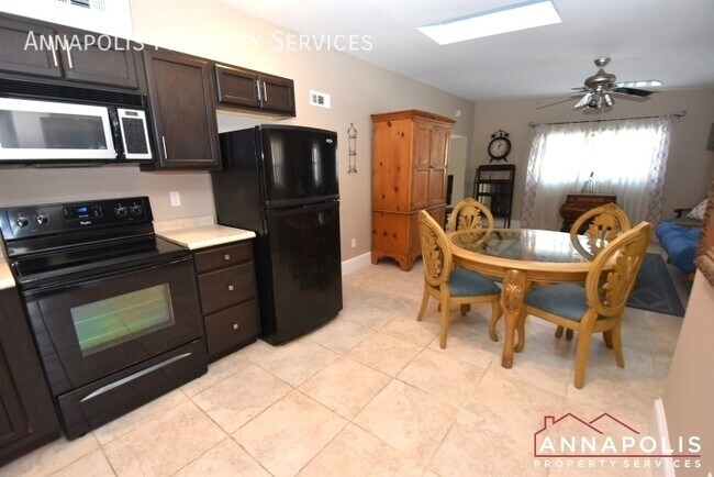 Building Photo - 1195 bayview vista unit b