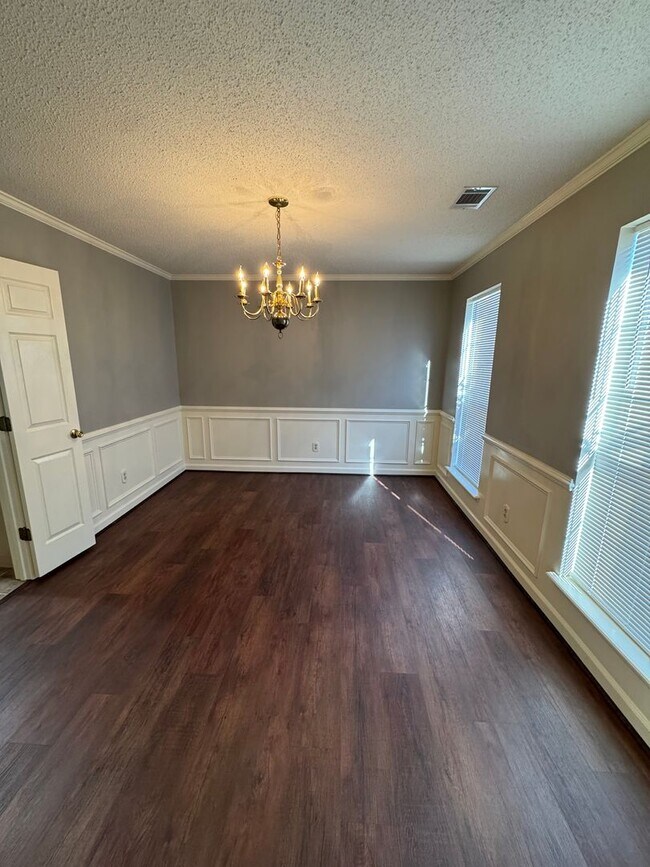 Foto del edificio - ** AVAILABLE NOW ** in Waterford Subdivision