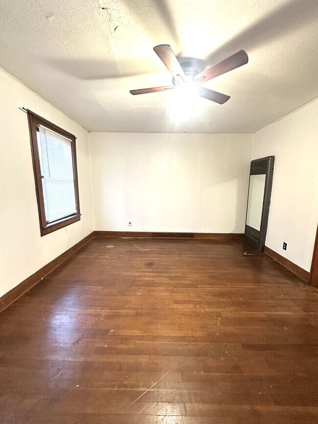 Foto del edificio - 2348 N Campbell Ave