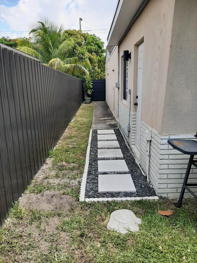 Foto del edificio - 3030 SW 27th St