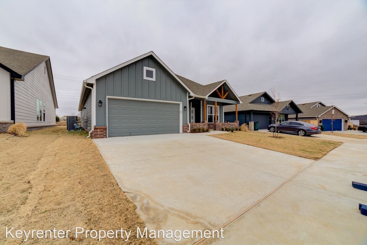 4 br, 2 bath House 706 West 54th St House Rental in Sand Springs