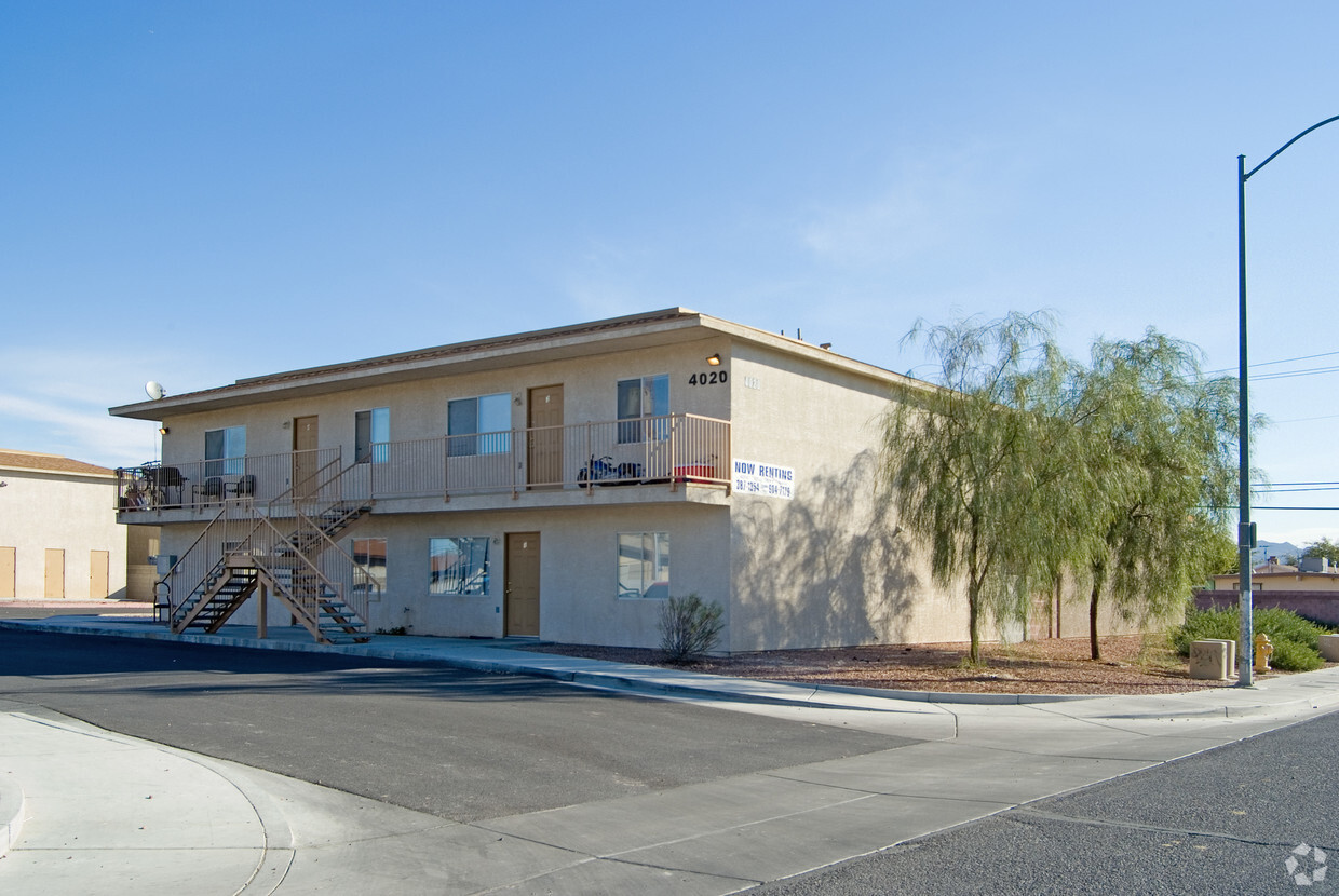 Building Photo - 4020 E Carey Ave