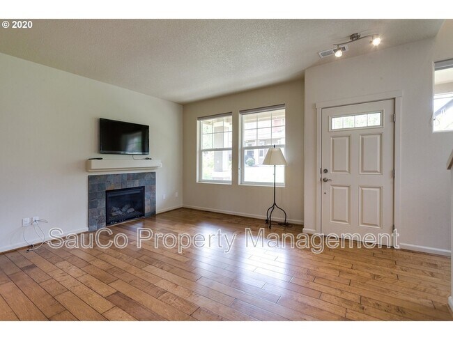 Foto del edificio - 10573 NE Summer Falls St