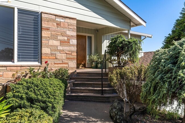Building Photo - 4120 Rhoda Ave