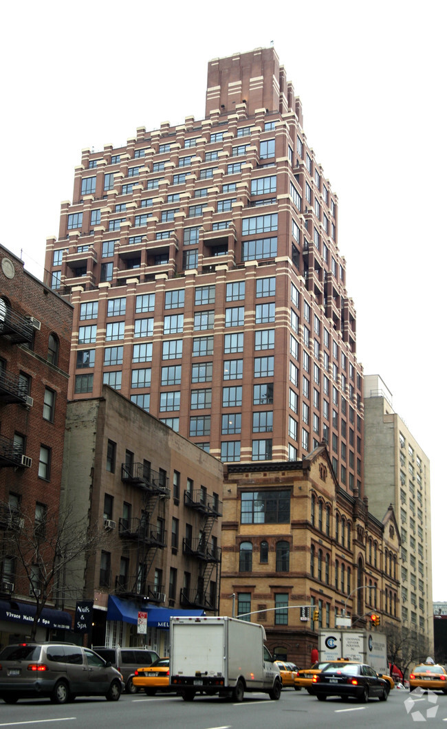 Building Photo - The Beekman Regent