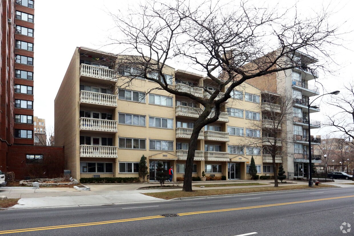 5906 N Sheridan Rd. Apartments 5906 N Sheridan Rd Chicago, IL