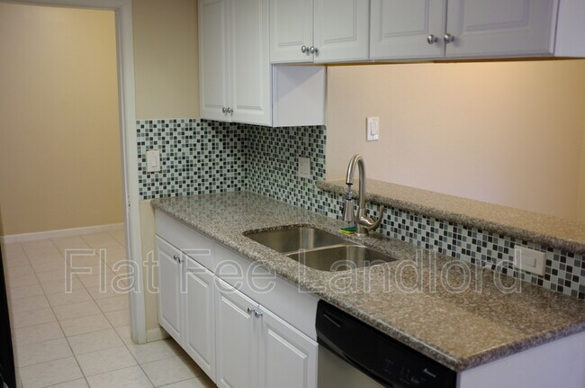 Building Photo - 6310 French Chateau Dr