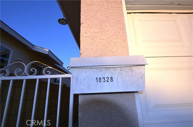 Foto del edificio - 18328 Devlin Ave