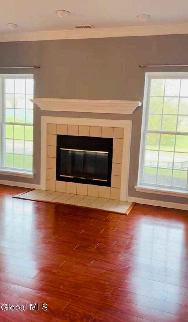 Foto del edificio - 413 Diamond Rock Cir