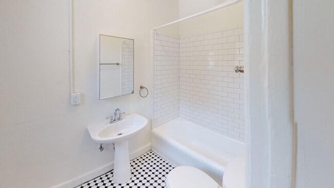Building Photo - 245 N Kenmore Ave Los Angeles, CA 90004