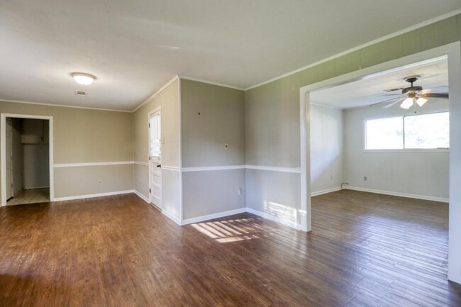 Foto del edificio - 392 Moss Bluff Dr.